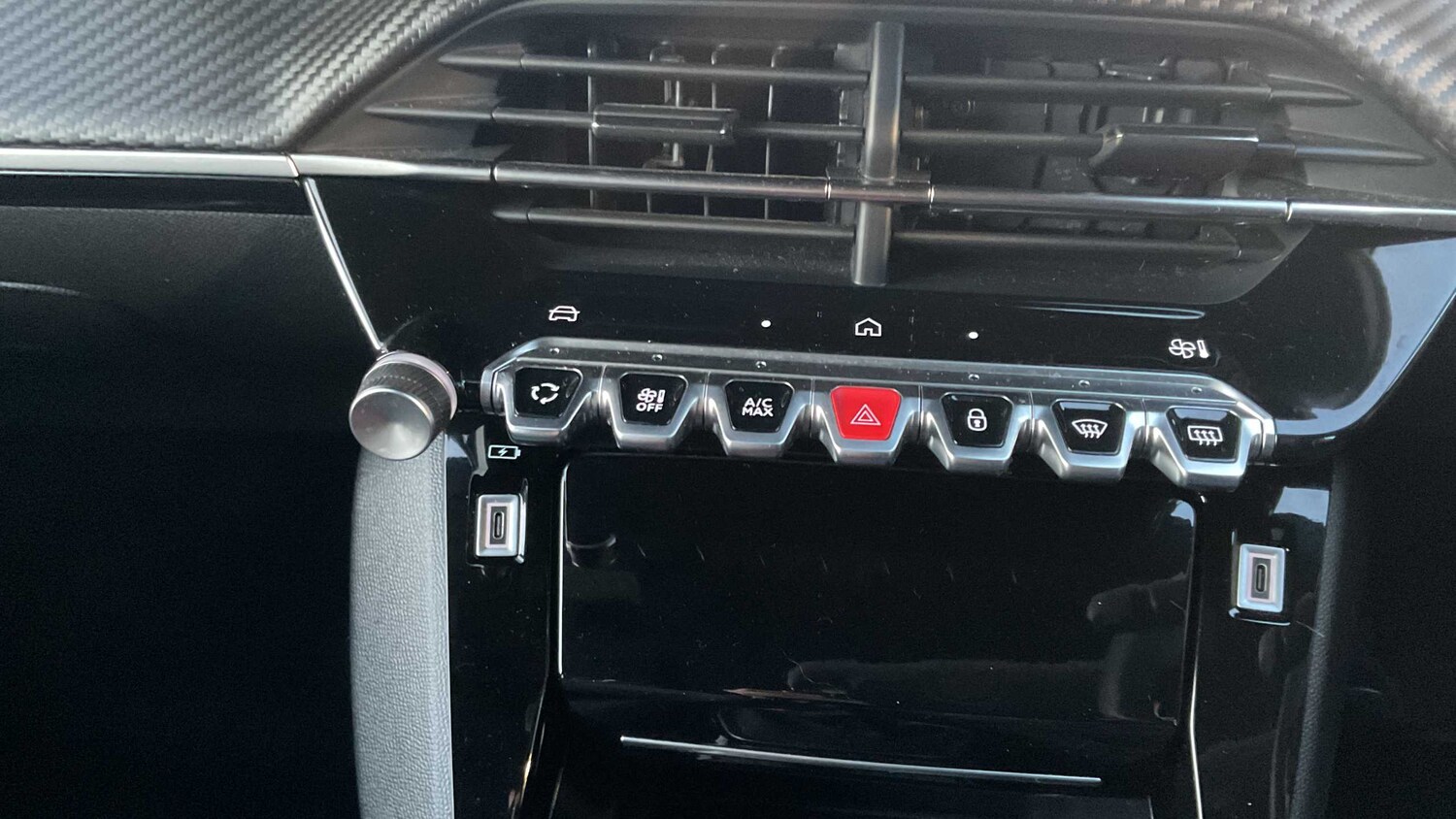 Used Peugeot 2008 2025 for sale - 77857349: Photo 11