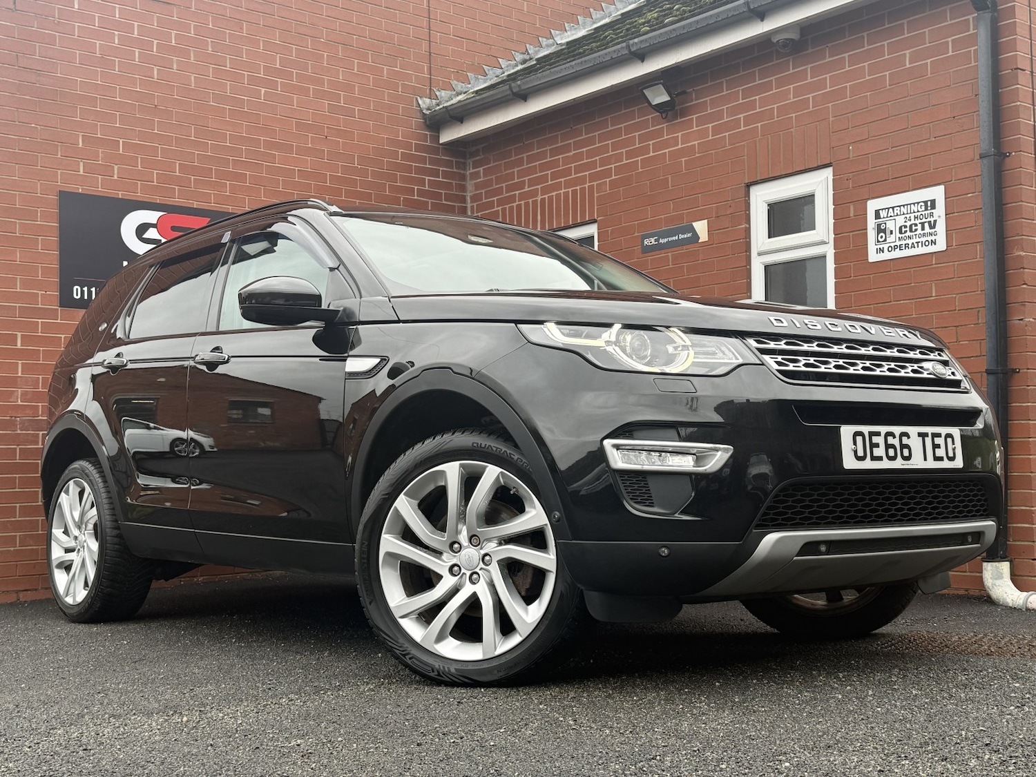 Used Land Rover Discovery Sport 2016 for sale - 77303565: Photo 2