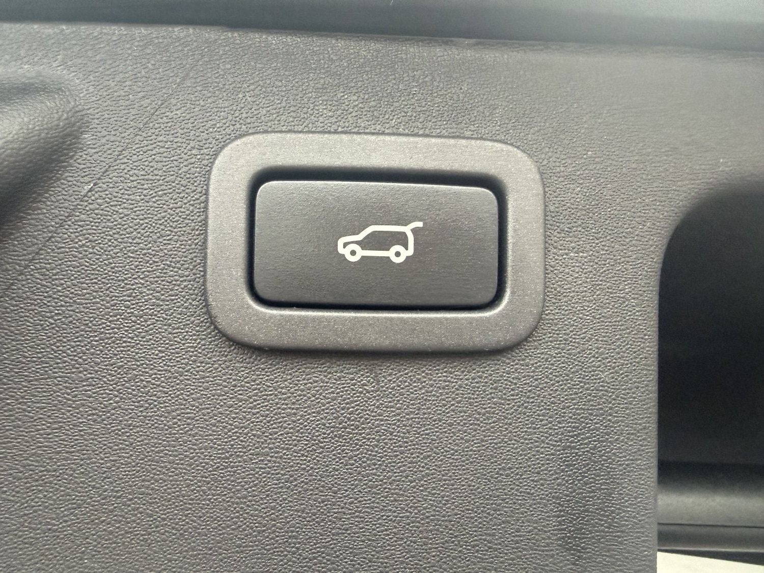 Used Land Rover Discovery Sport 2016 for sale - 77303565: Photo 23