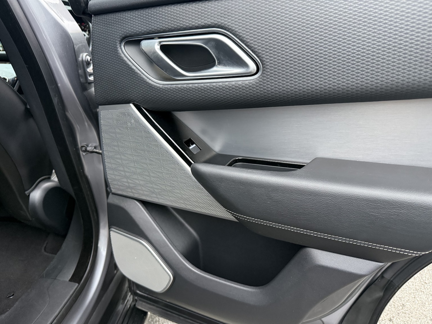 Used Land Rover Range Rover Velar 2020 for sale - 77140654: Photo 18