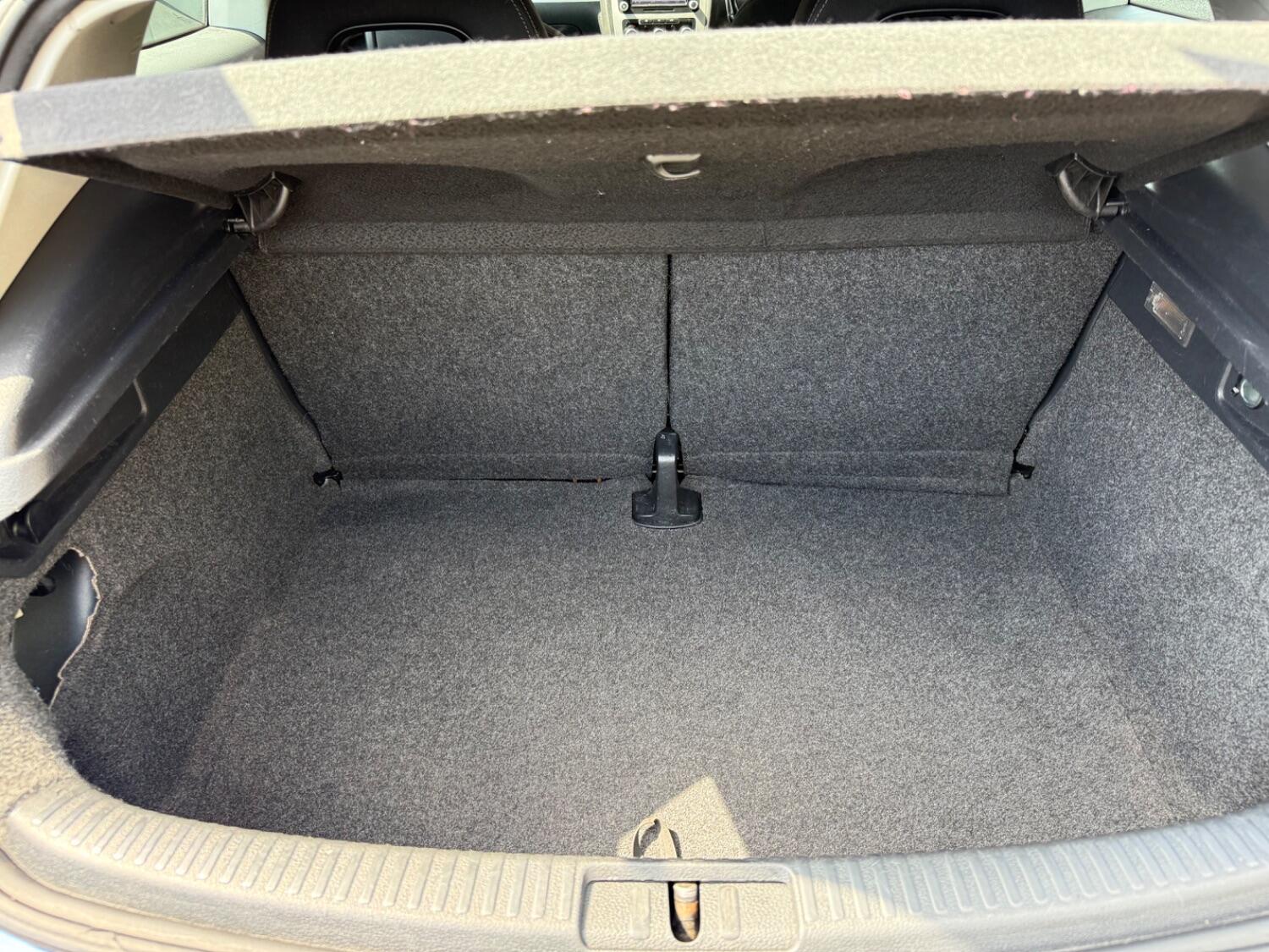 Used Volkswagen Scirocco 2011 for sale - 76794450: Photo 10