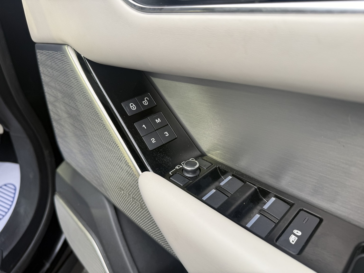 Used Land Rover Range Rover Velar 2018 for sale - 77140731: Photo 16