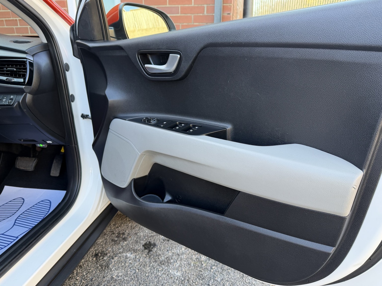 Used Kia Stonic 2019 for sale - 77735777: Photo 14