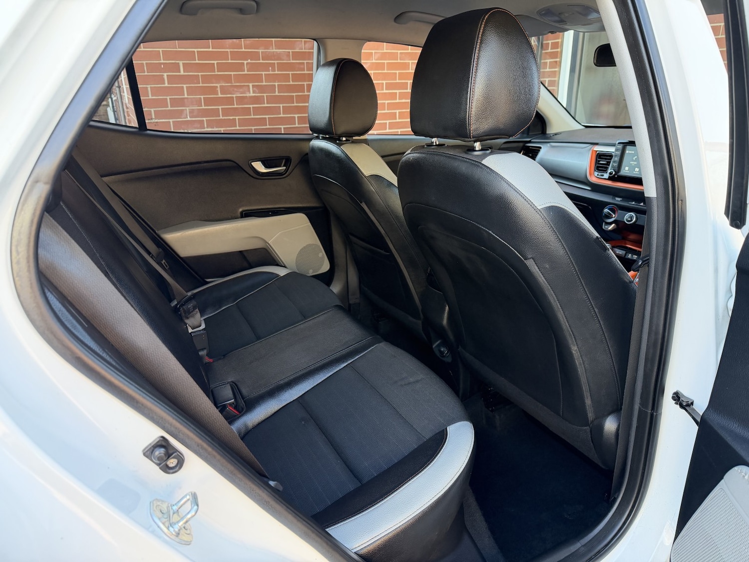 Used Kia Stonic 2019 for sale - 77735777: Photo 16