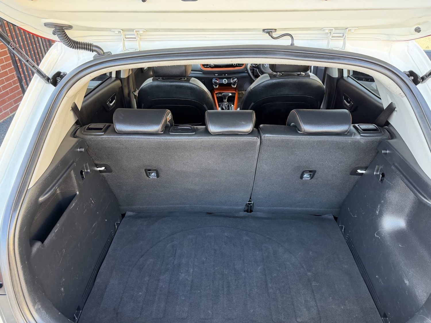 Used Kia Stonic 2019 for sale - 77735777: Photo 19