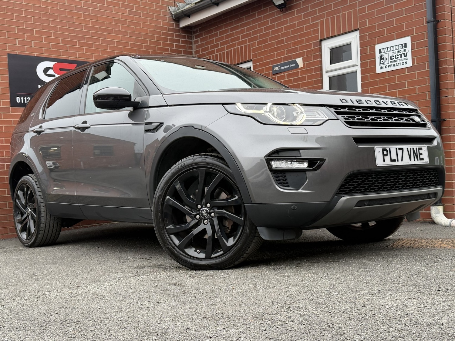 Used Land Rover Discovery Sport 2017 for sale - 77851379: Photo 2