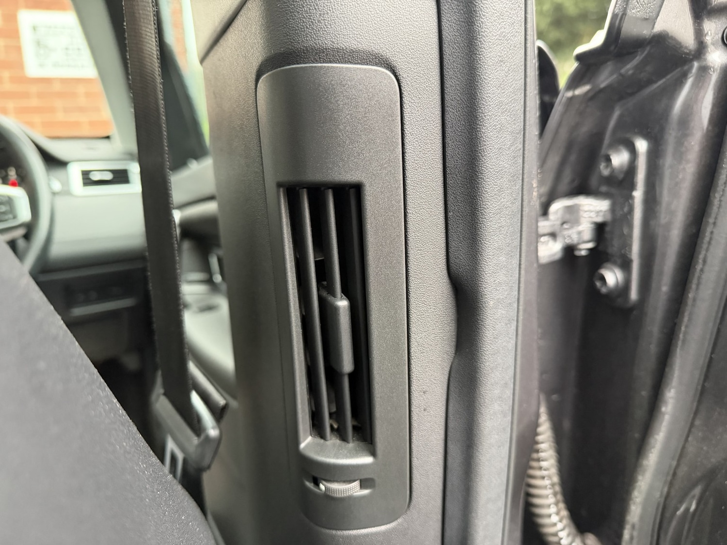 Used Land Rover Discovery Sport 2017 for sale - 77851379: Photo 25