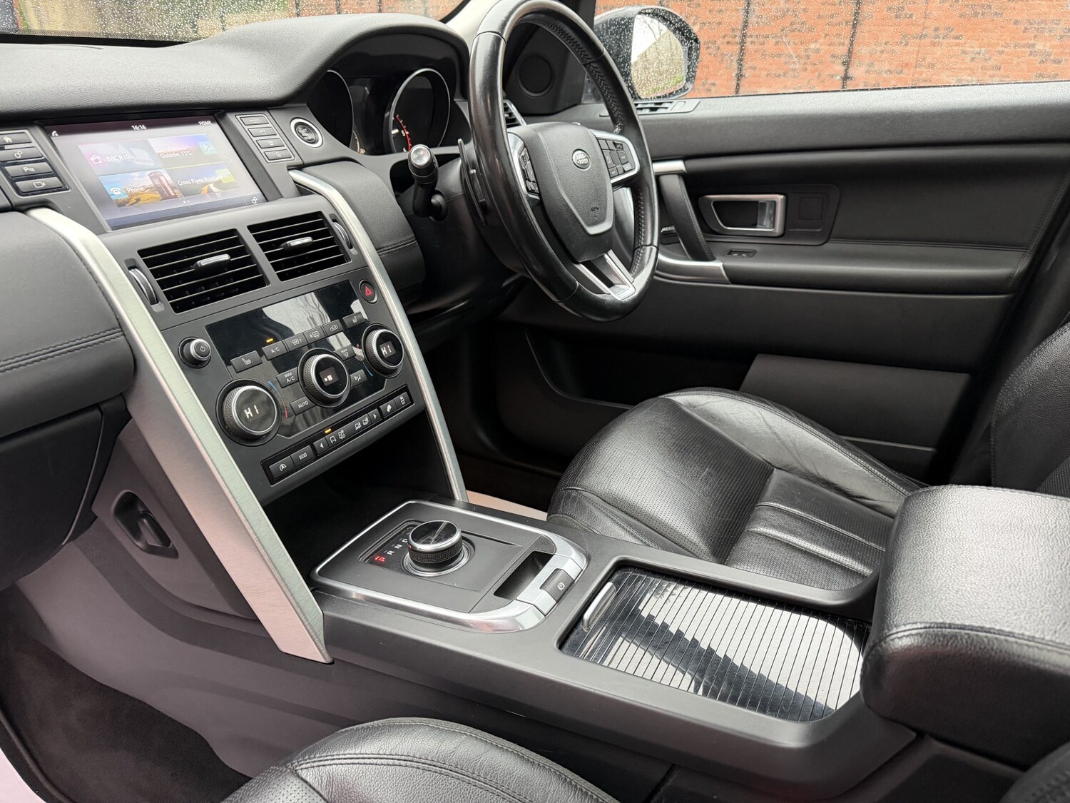 Used Land Rover Discovery Sport 2017 for sale - 77851379: Photo 36