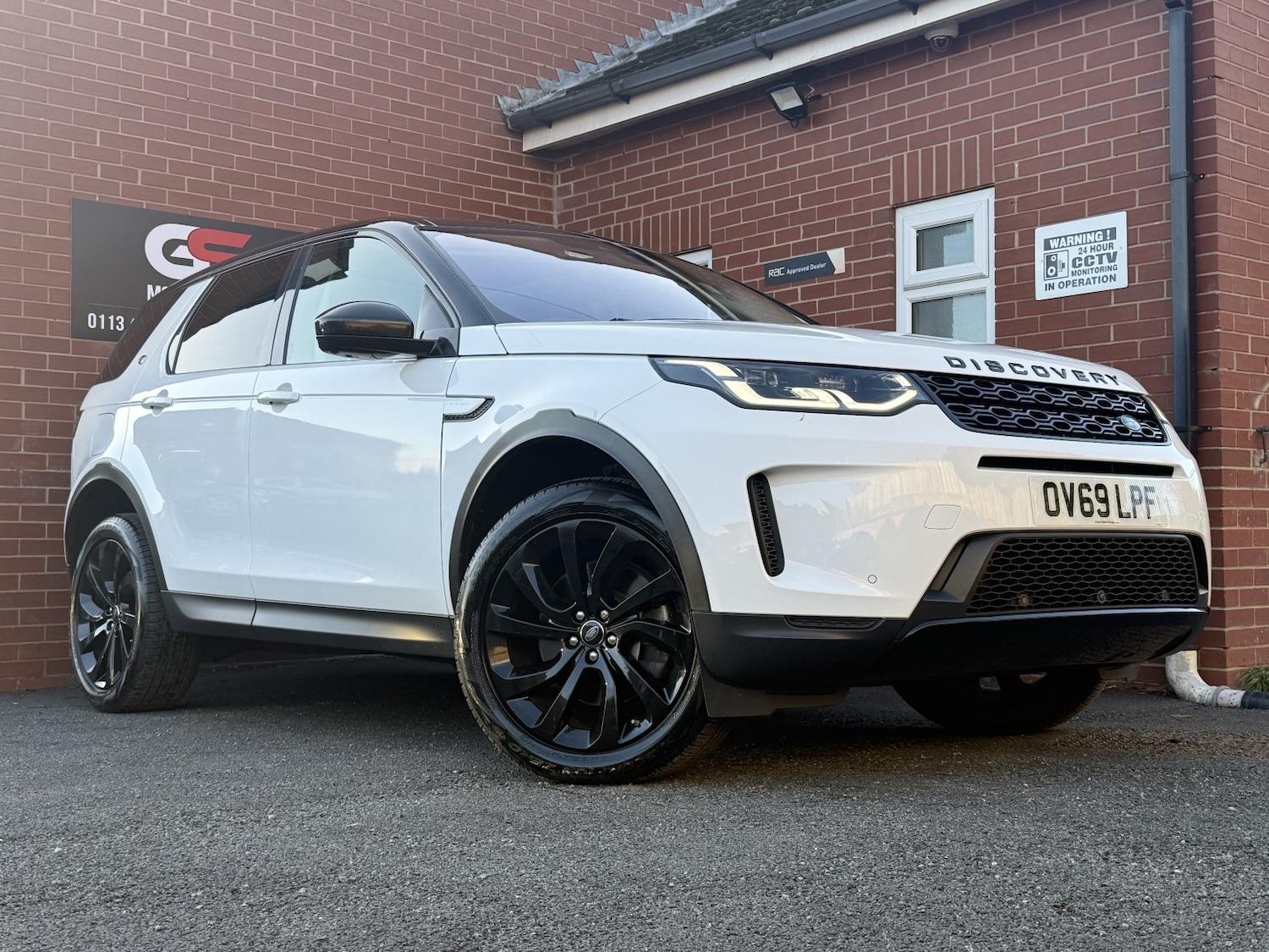 Used Land Rover Discovery Sport 2019 for sale - 77129595: Photo 2