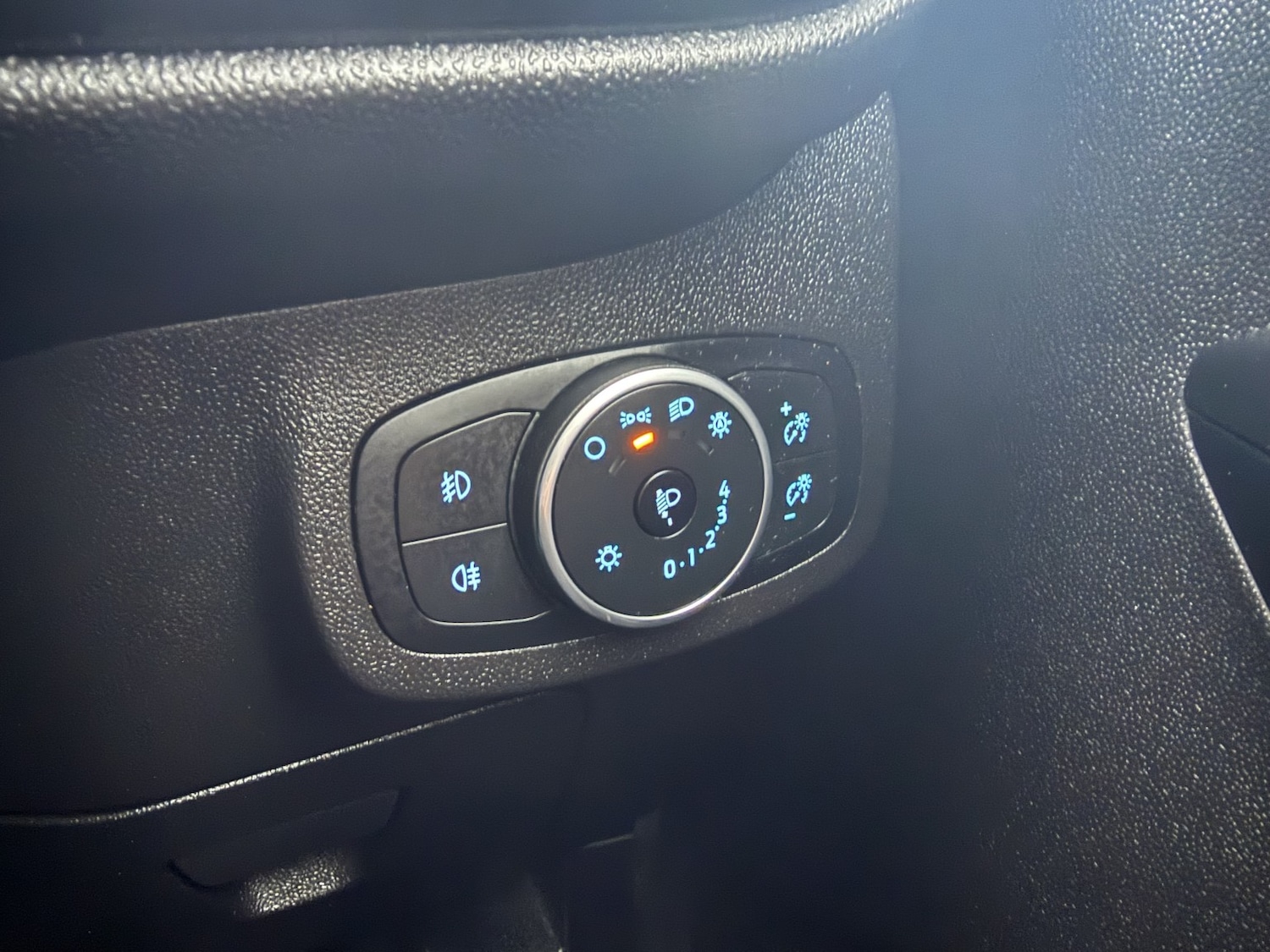 Used Ford Fiesta 2018 for sale - 77453132: Photo 31