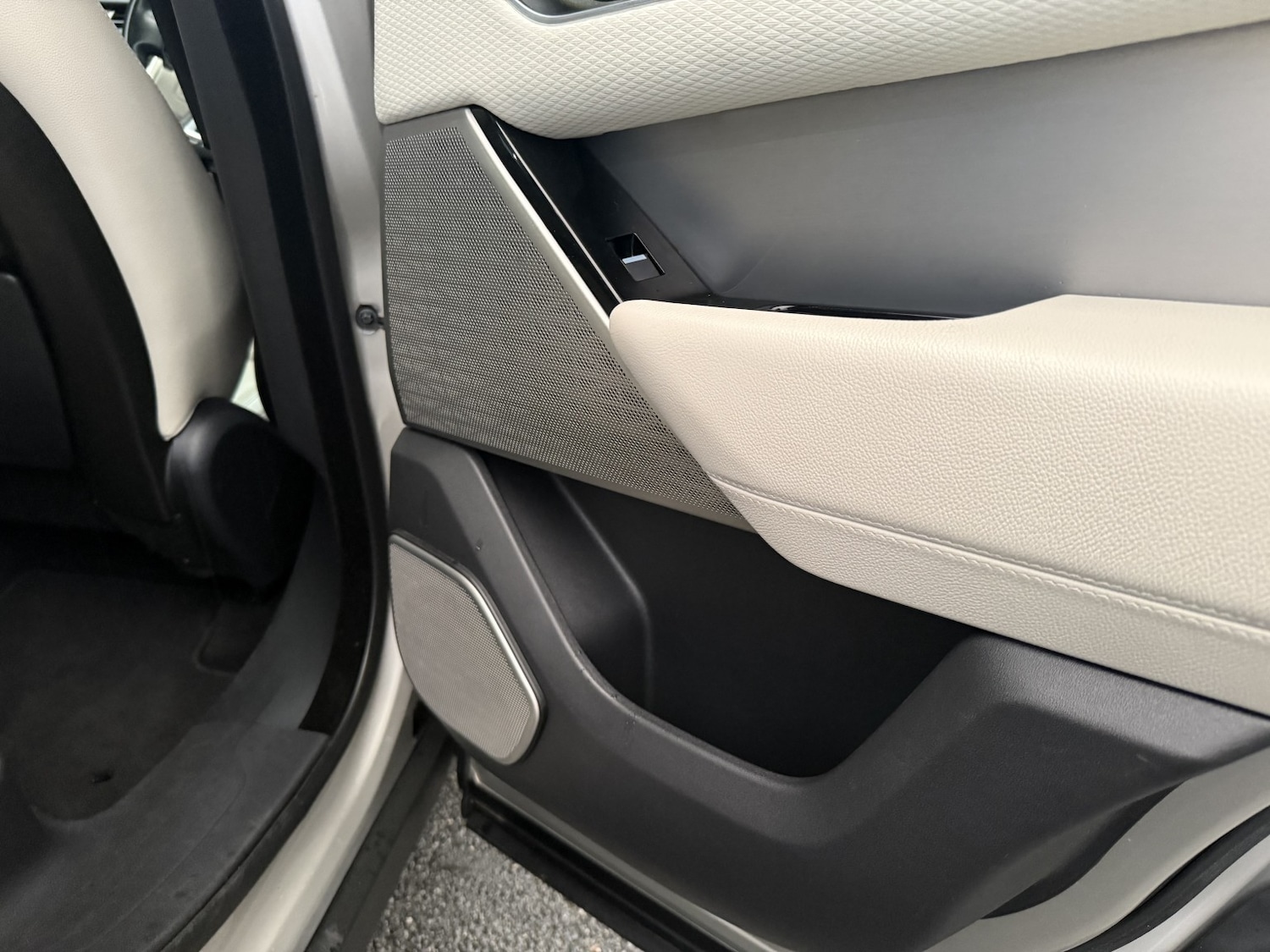 Used Land Rover Range Rover Velar 2018 for sale - 77483680: Photo 18