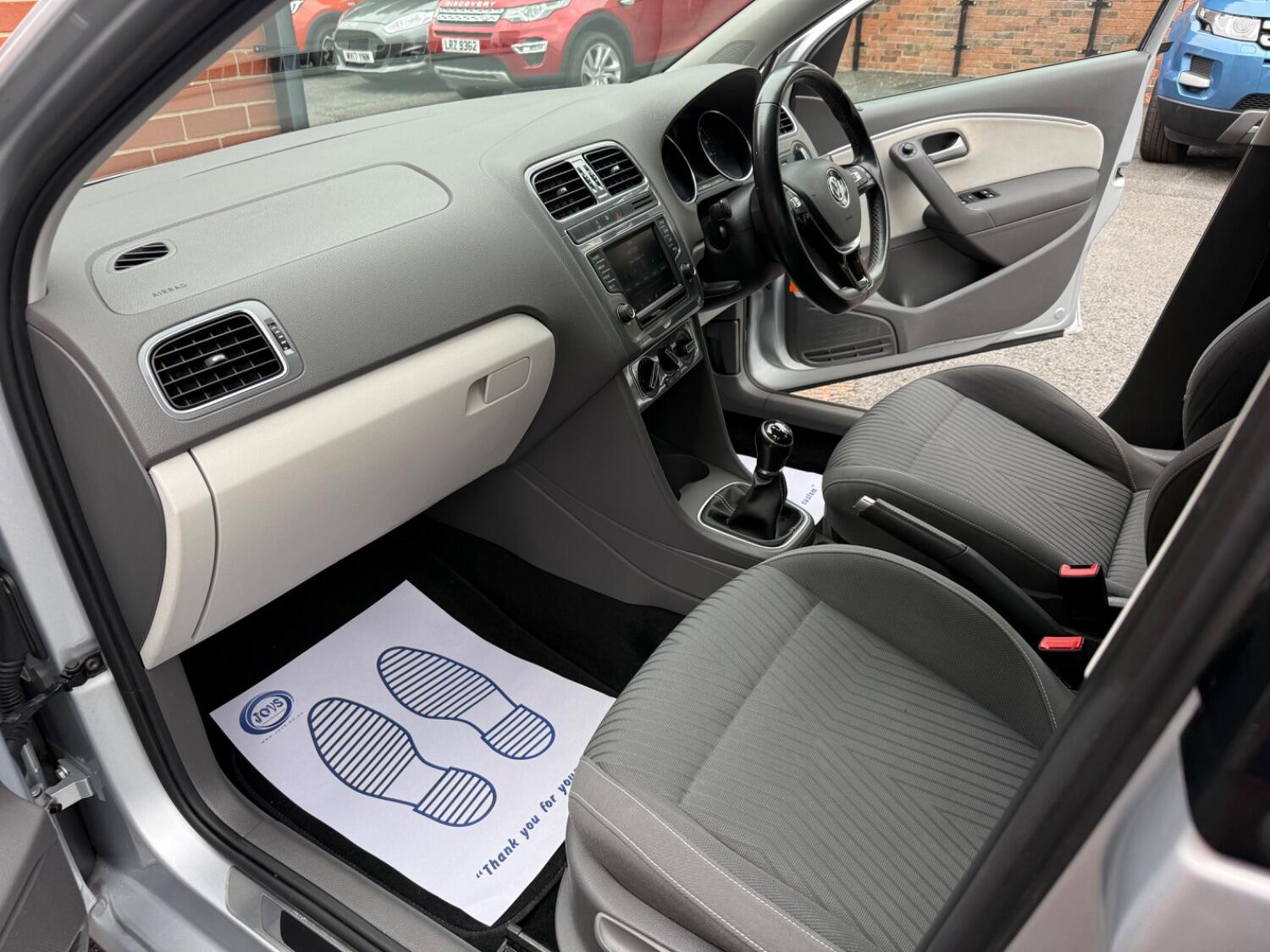 Used Volkswagen Polo 2015 for sale - 76794445: Photo 11