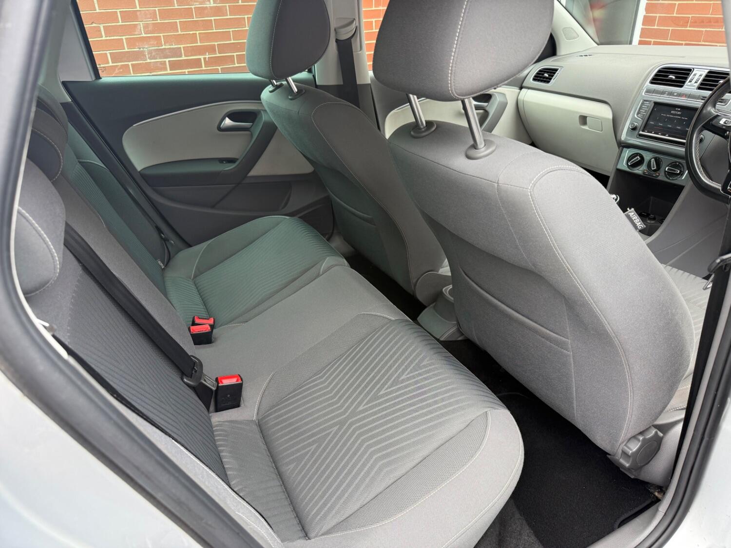 Used Volkswagen Polo 2015 for sale - 76794445: Photo 8