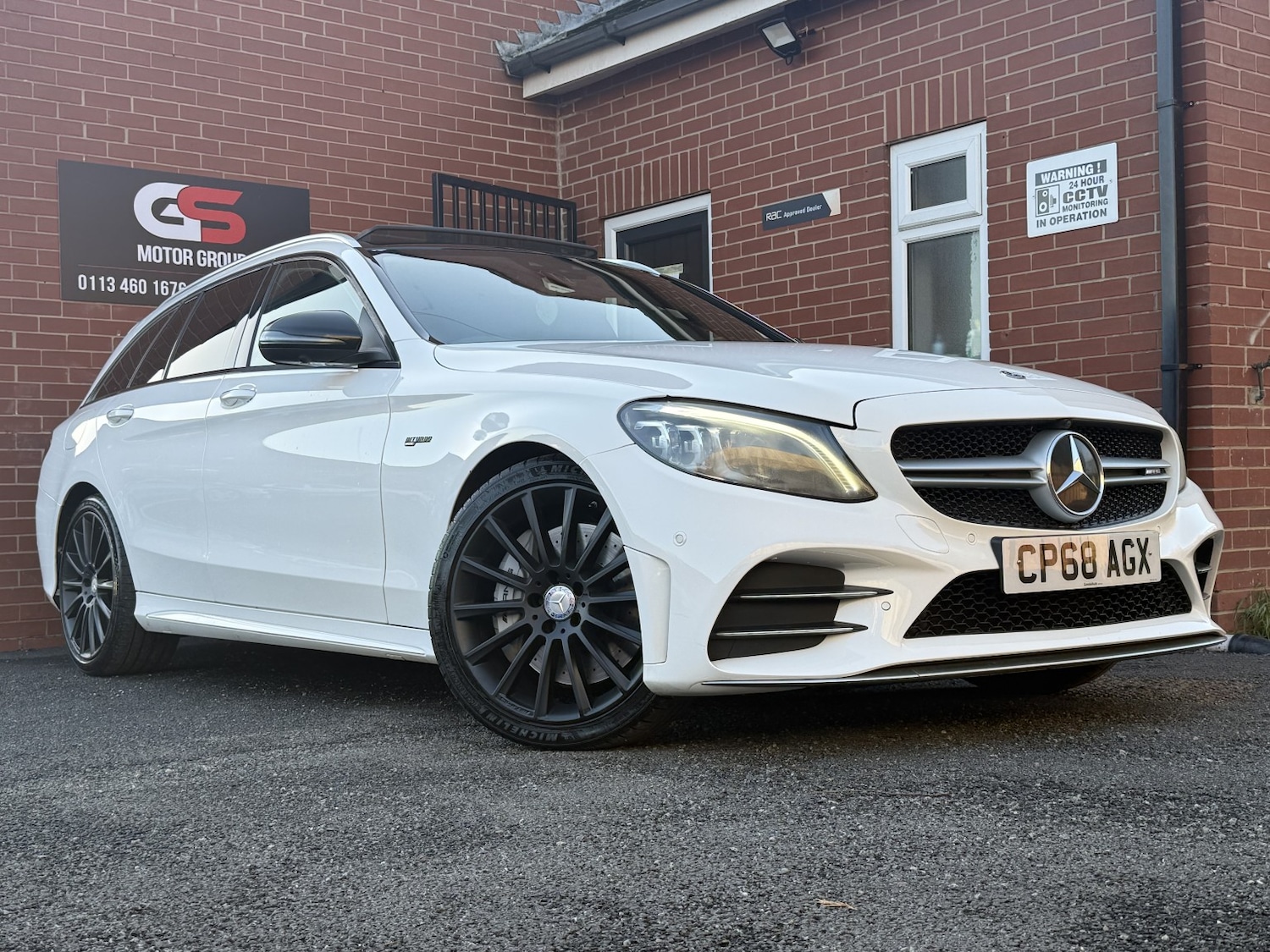 Used Mercedes-Benz C Class 2018 for sale - 77008095: Photo 2