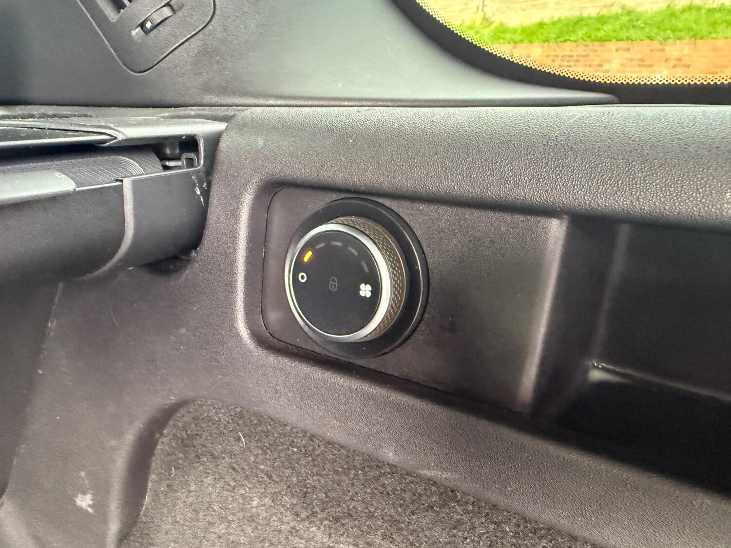 Used Land Rover Discovery Sport 2017 for sale - 76347235: Photo 14