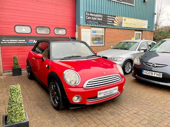 Used MINI Convertible 2010 for sale - 75570900: Photo