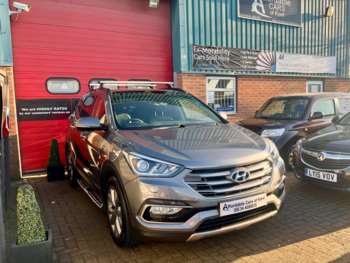 Used Hyundai Santa Fe 2017 for sale - 74104099: Photo