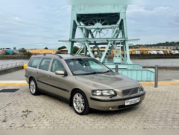 Used Volvo V70 2004 for sale - 75571207: Photo