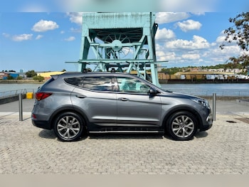 Used Hyundai Santa Fe 2017 for sale - 75571150: Photo
