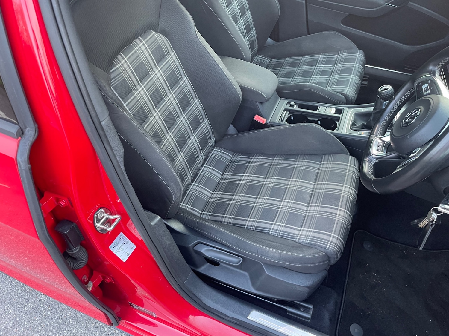 Used Volkswagen Golf 2014 for sale - 77969040: Photo 9