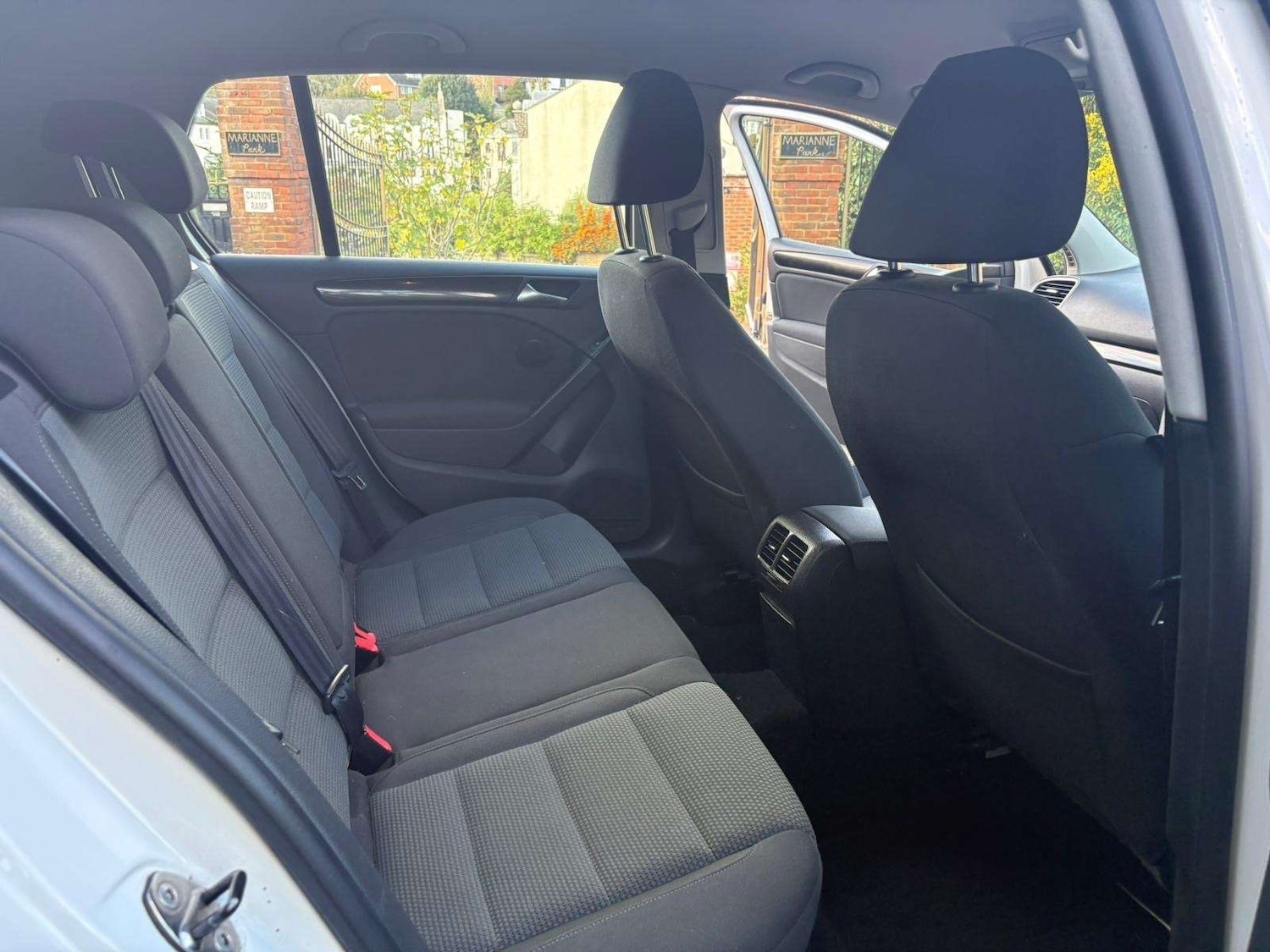 Used Volkswagen Golf 2011 for sale - 77063447: Photo 8