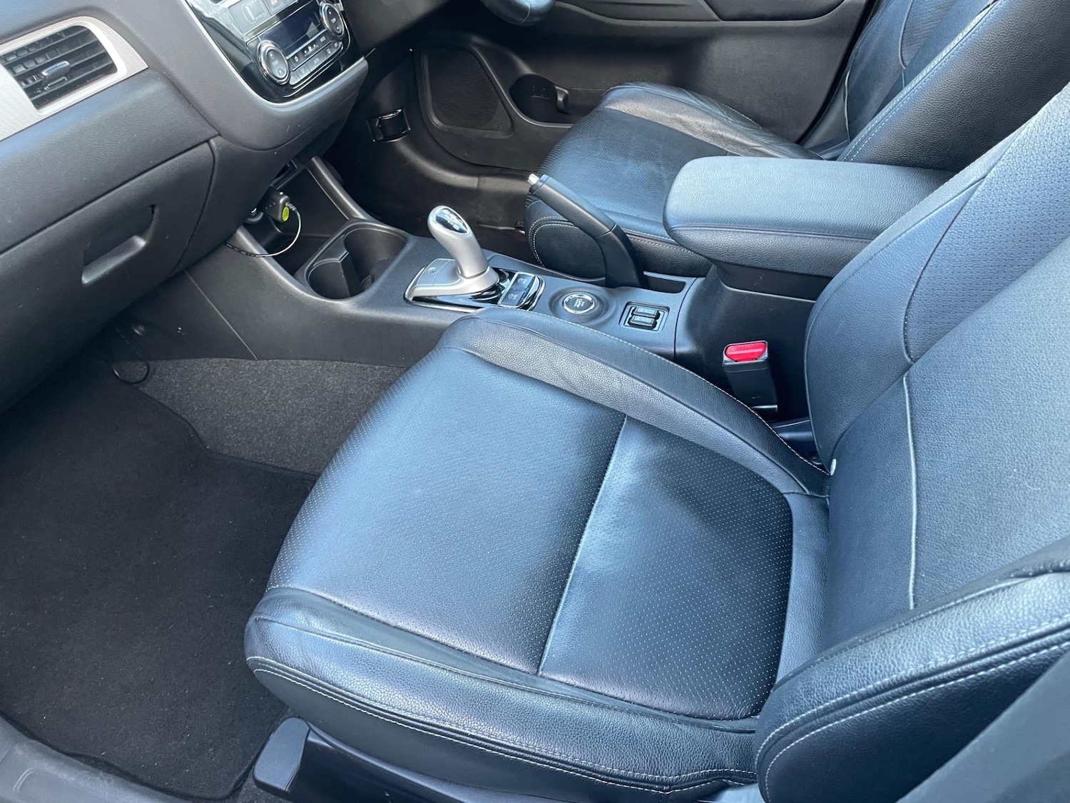 Used Mitsubishi Outlander 2015 for sale - 77969529: Photo 11