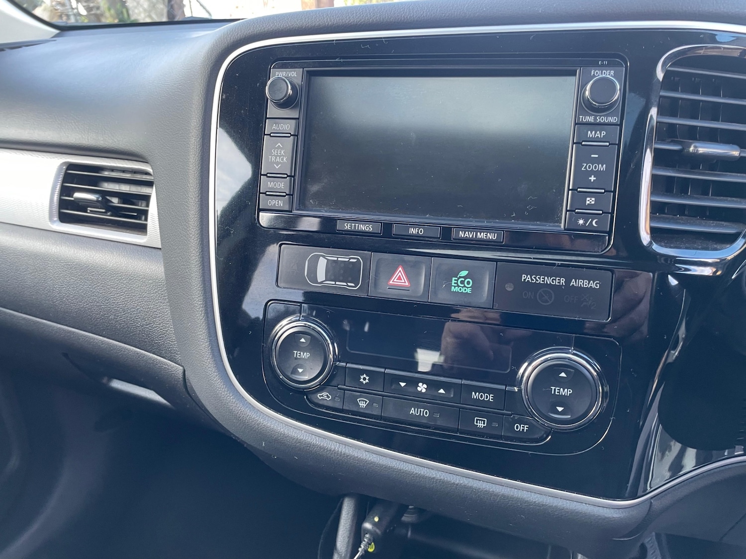 Used Mitsubishi Outlander 2015 for sale - 77969529: Photo 25