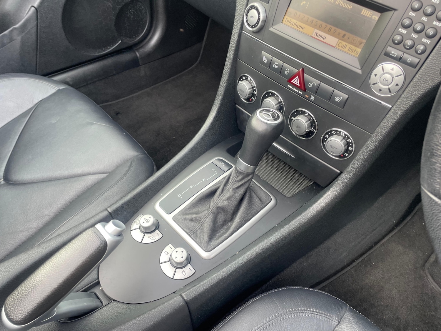 Used Mercedes-Benz SLK 2009 for sale - 76895292: Photo 17