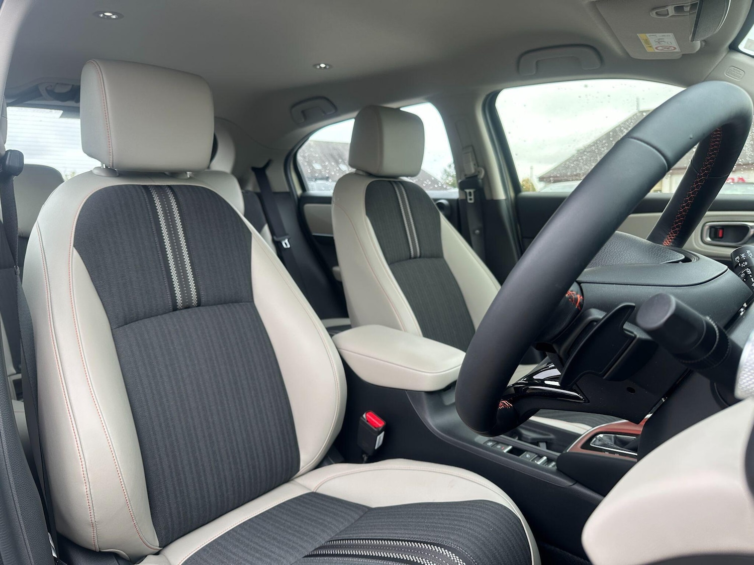 Used Honda HR-V 2024 for sale - 76677095: Photo 2