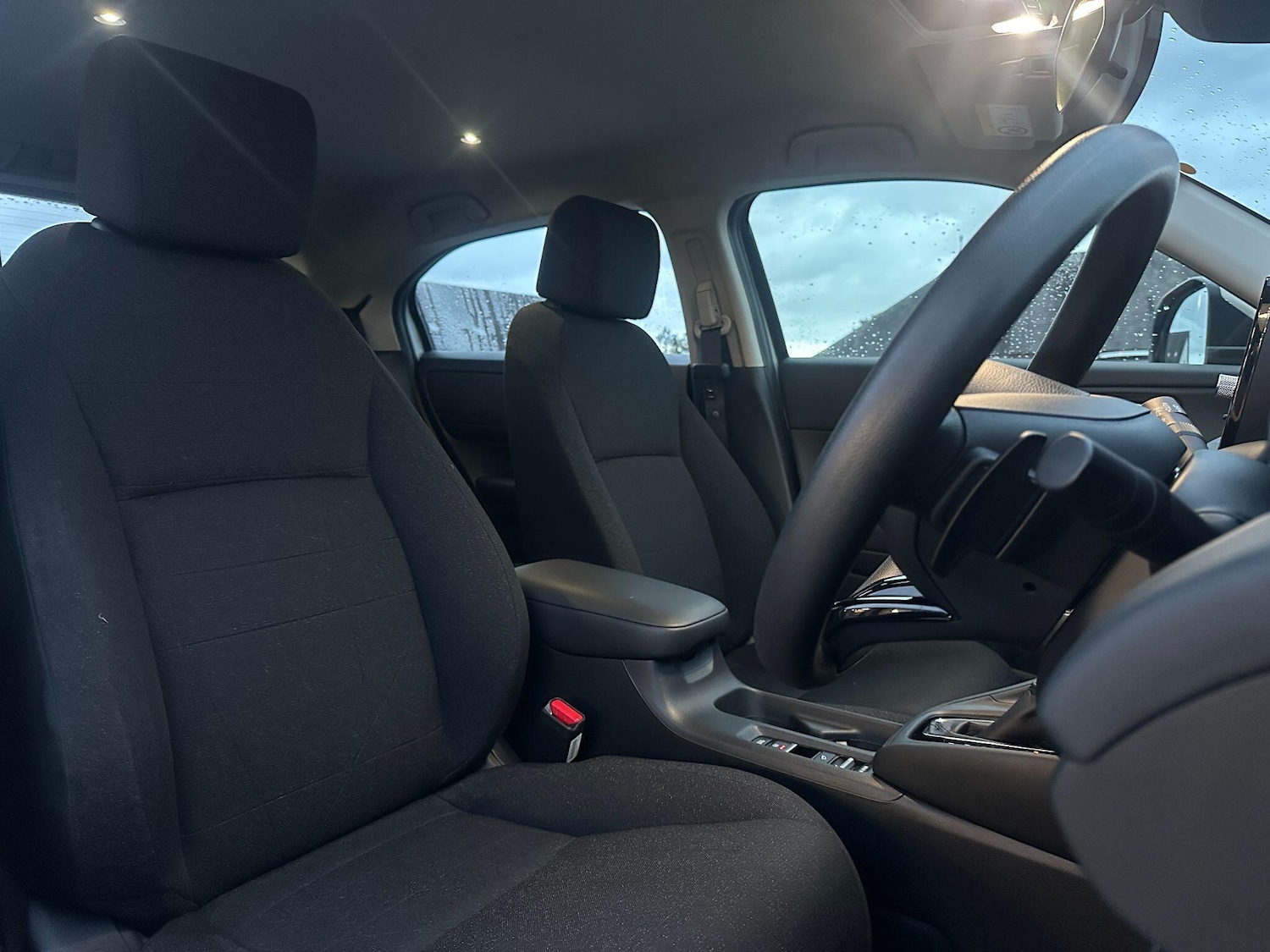 Used Honda HR-V 2023 for sale - 77274815: Photo 2