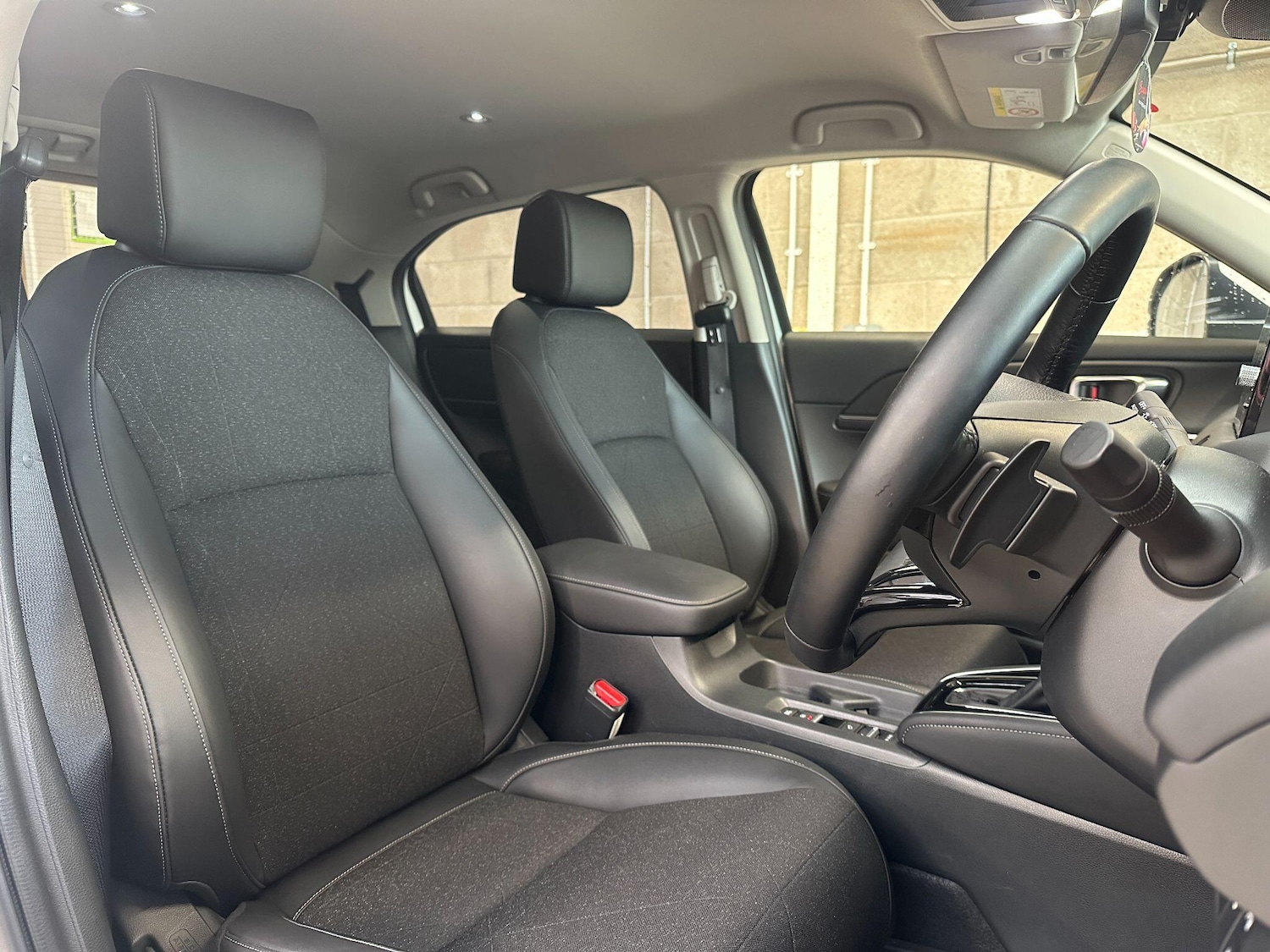 Used Honda HR-V 2025 for sale - 76680645: Photo 2