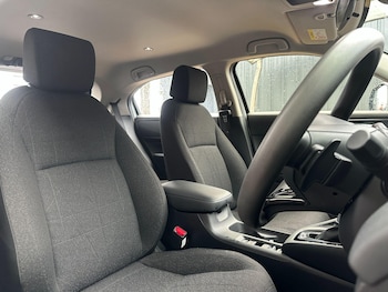 Used Honda HR-V 2023 for sale - 76676100: Photo