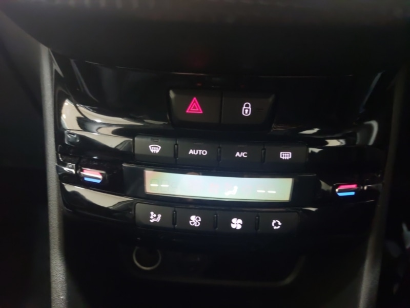 Used Peugeot 2008 2017 for sale - 77921902: Photo 16