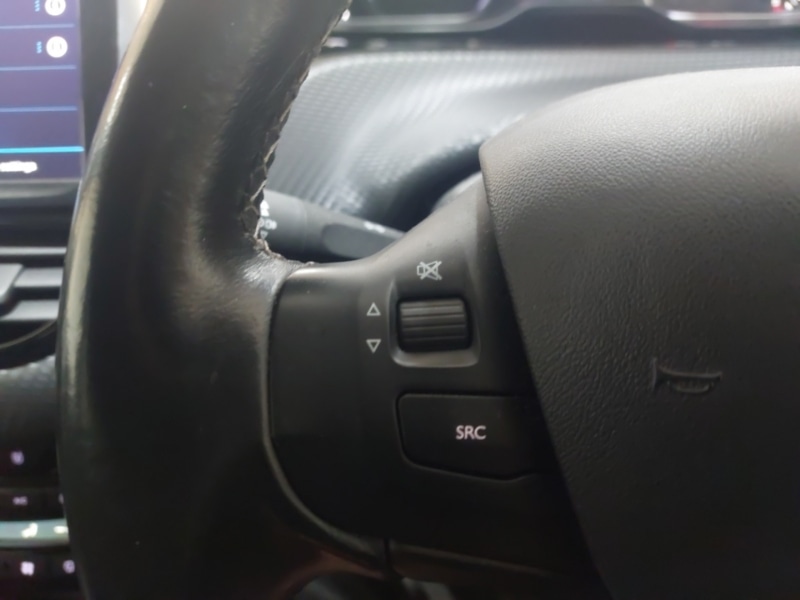 Used Peugeot 2008 2017 for sale - 77921902: Photo 17