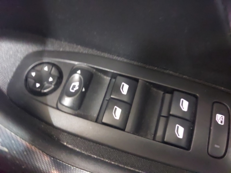 Used Peugeot 2008 2017 for sale - 77921902: Photo 19