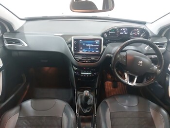 Used Peugeot 2008 2017 for sale - 77921902: Photo