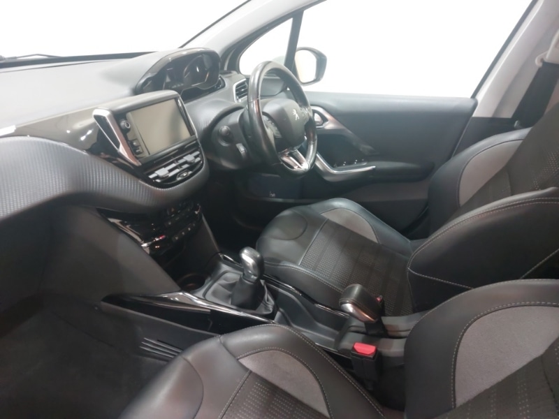 Used Peugeot 2008 2017 for sale - 77921902: Photo 5