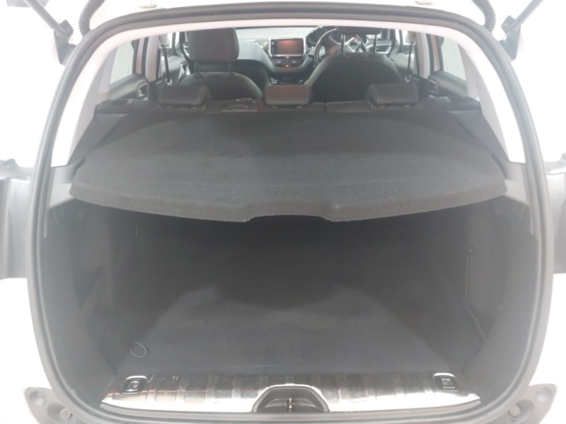 Used Peugeot 2008 2017 for sale - 77921902: Photo 8