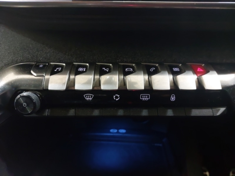 Used Peugeot 3008 2018 for sale - 77024435: Photo 16