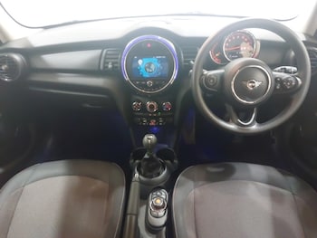 Used MINI Hatch 2019 for sale - 79411487: Photo