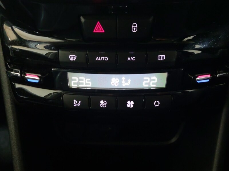 Used Peugeot 2008 2016 for sale - 76543491: Photo 16