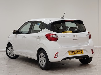 Used Hyundai i10 2023 for sale - 78976872: Photo