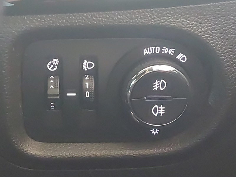 Used Vauxhall Astra 2018 for sale - 77272960: Photo 18