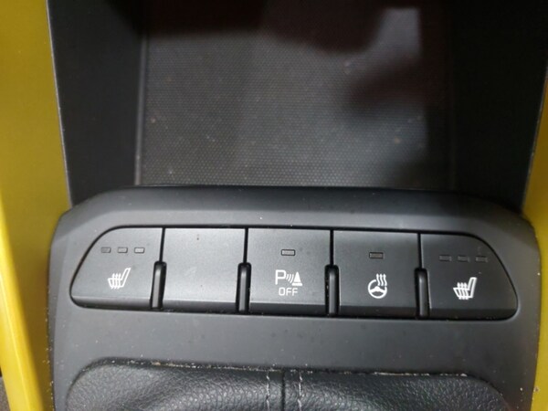 Used Kia Stonic 2023 for sale - 75745589: Photo 19