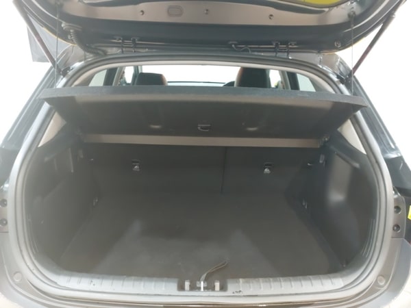 Used Kia Stonic 2023 for sale - 75745589: Photo 8