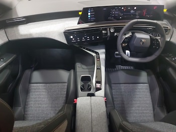 Used Peugeot 5008 2025 for sale - 76392966: Photo