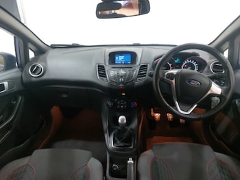Used Ford Fiesta 2017 for sale - 79157372: Photo