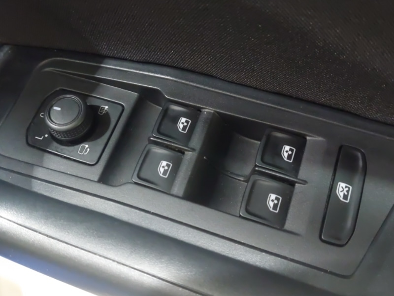 Used Volkswagen T-Roc 2023 for sale - 77289959: Photo 19