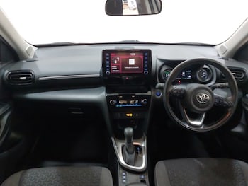 Used Toyota Yaris Cross 2023 for sale - 79235331: Photo
