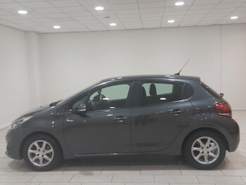 Used Peugeot 208 2017 for sale - 78046487: Photo
